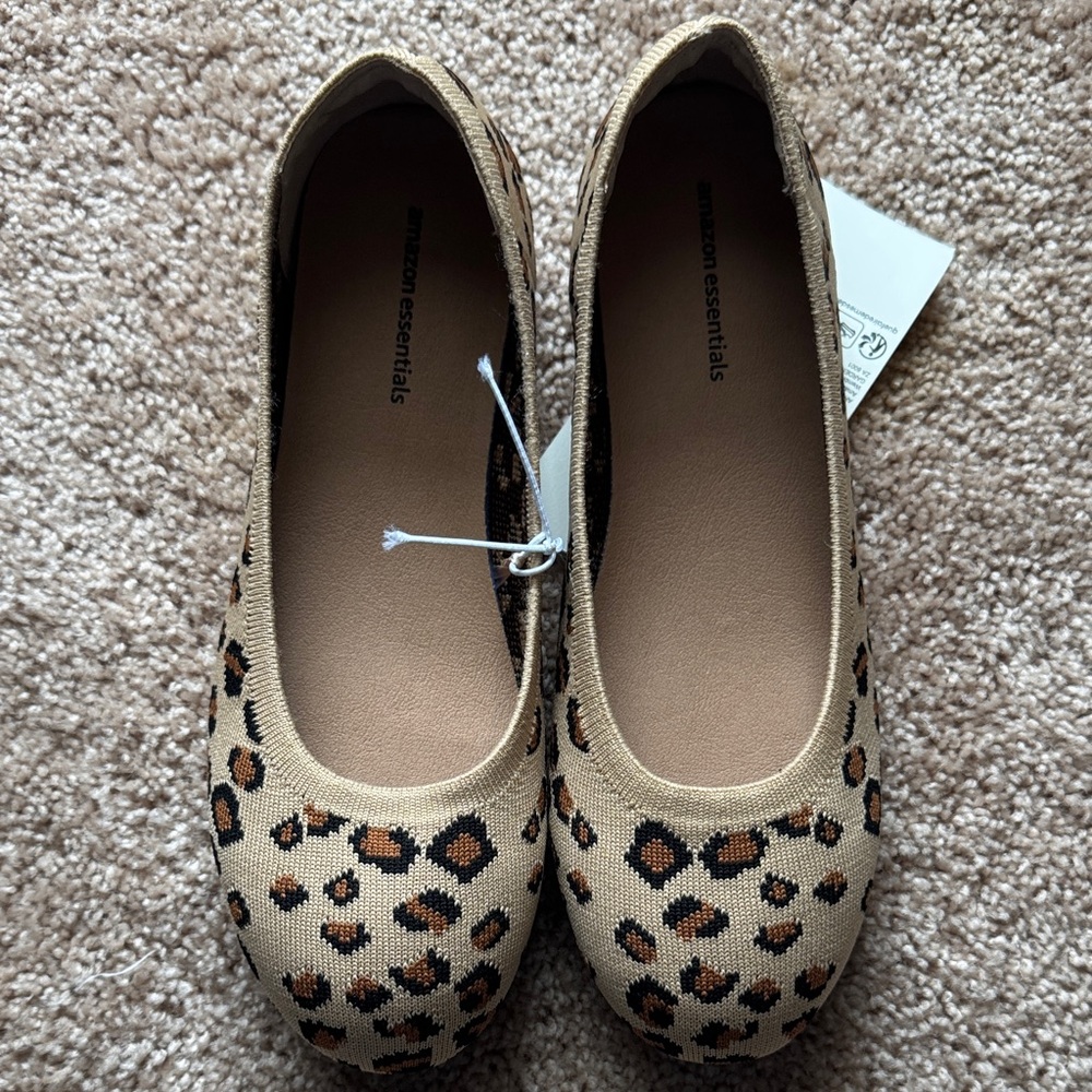 Amazon Essentials Women's Tan and Black Animal Print Flats - Picture 2 of 6